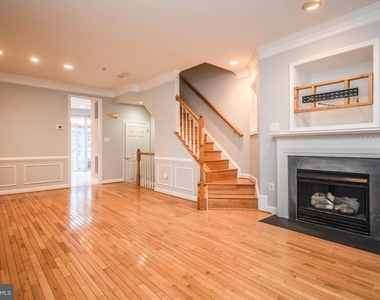 1303 Cameron Hill Court - Photo Thumbnail 5