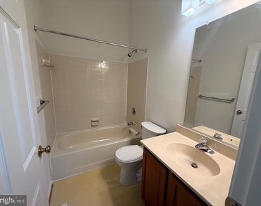 17901 Cottonwood Terrace - Photo Thumbnail 21