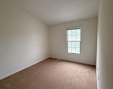 17901 Cottonwood Terrace - Photo Thumbnail 16
