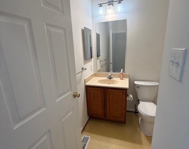 17901 Cottonwood Terrace - Photo Thumbnail 14