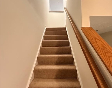 17901 Cottonwood Terrace - Photo Thumbnail 7