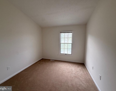 17901 Cottonwood Terrace - Photo Thumbnail 15