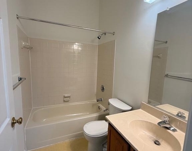 17901 Cottonwood Terrace - Photo Thumbnail 20