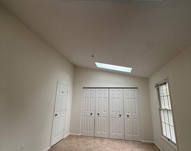 17901 Cottonwood Terrace - Photo Thumbnail 17