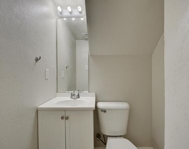 9203 Kempler Dr - Photo Thumbnail 6