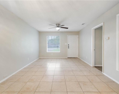 806 Judy Dr - Photo Thumbnail 3