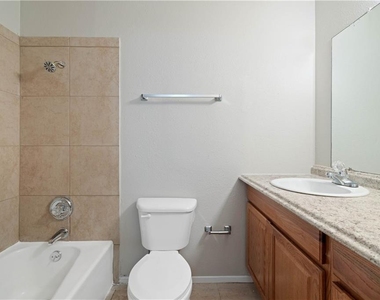 806 Judy Dr - Photo Thumbnail 14