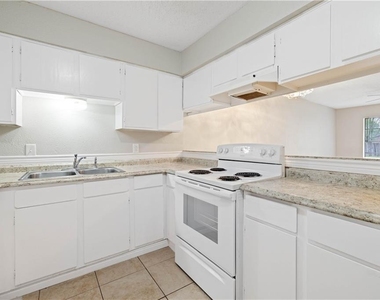 806 Judy Dr - Photo Thumbnail 7