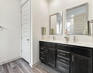 2405 Gabriels Horn Rd - Photo Thumbnail 17