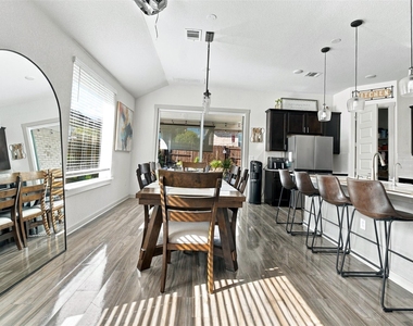 2405 Gabriels Horn Rd - Photo Thumbnail 9