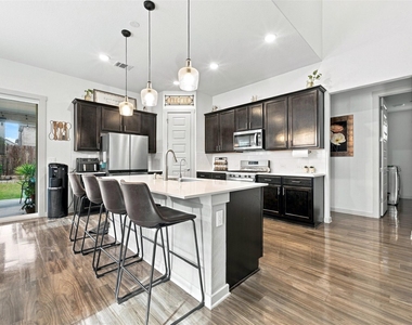 2405 Gabriels Horn Rd - Photo Thumbnail 5