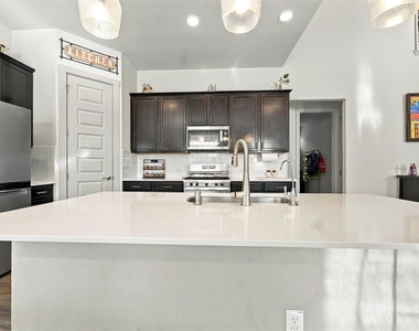 2405 Gabriels Horn Rd - Photo Thumbnail 7