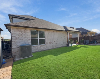 2405 Gabriels Horn Rd - Photo Thumbnail 30