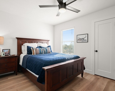 8200 Dunn St - Photo Thumbnail 8