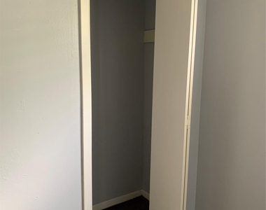 820 Houston St - Photo Thumbnail 2