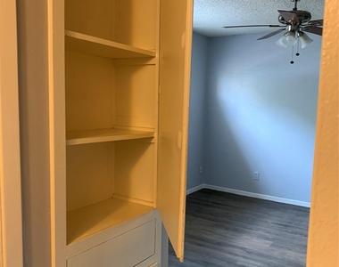820 Houston St - Photo Thumbnail 4