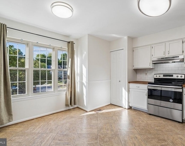 9632 Hadleigh Court - Photo Thumbnail 10