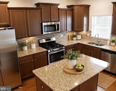 7910 Pettigrew Street - Photo Thumbnail 2