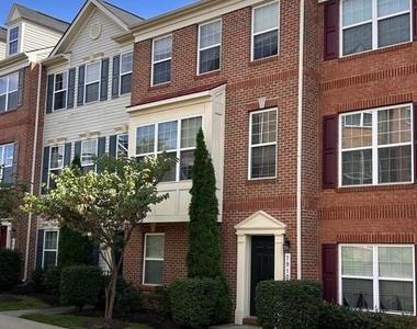 7910 Pettigrew Street - Photo Thumbnail 1
