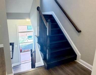 43 E Gordon Street - Photo Thumbnail 2