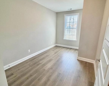 43 E Gordon Street - Photo Thumbnail 13