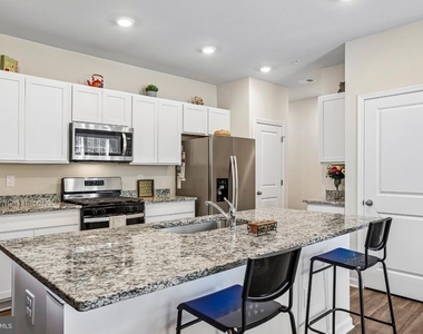 671 Beadlilly Way - Photo Thumbnail 9