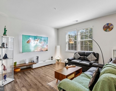 671 Beadlilly Way - Photo Thumbnail 5