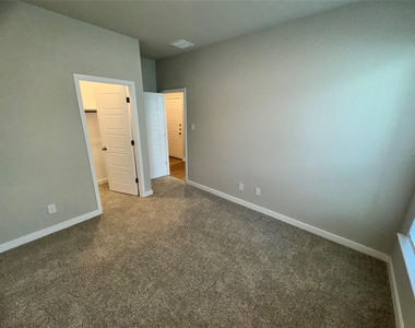 131 Schrader Dr - Photo Thumbnail 21