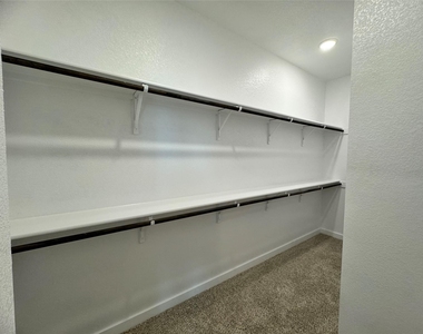 131 Schrader Dr - Photo Thumbnail 19