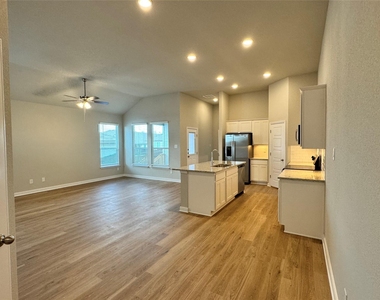 131 Schrader Dr - Photo Thumbnail 1