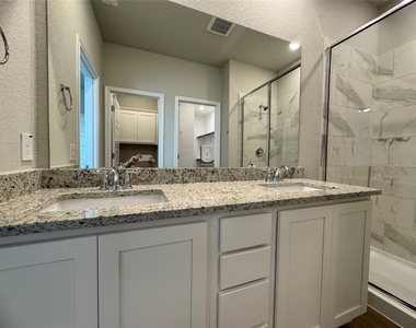131 Schrader Dr - Photo Thumbnail 17