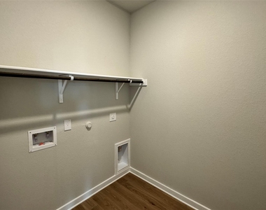 131 Schrader Dr - Photo Thumbnail 26