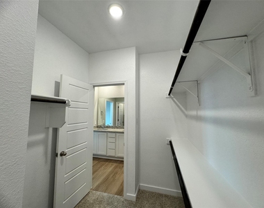 131 Schrader Dr - Photo Thumbnail 14