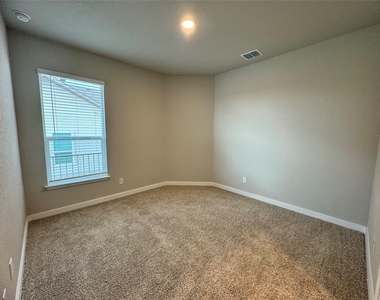 131 Schrader Dr - Photo Thumbnail 25