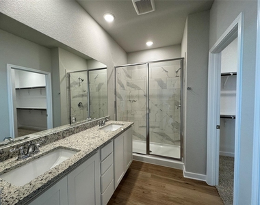 131 Schrader Dr - Photo Thumbnail 11