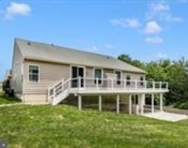 6819 Rehnquist Court - Photo Thumbnail 3