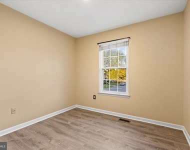841 Briar Court - Photo Thumbnail 12