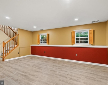841 Briar Court - Photo Thumbnail 14