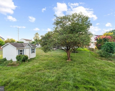 841 Briar Court - Photo Thumbnail 3