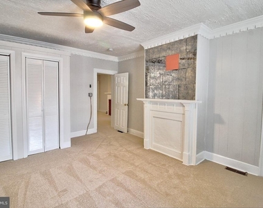 100 E 5th Street - Photo Thumbnail 9