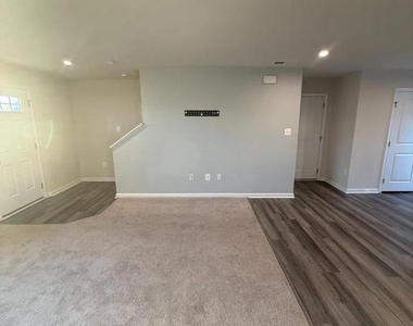 110 Mariners Way - Photo Thumbnail 7