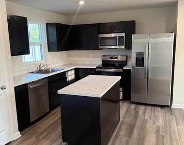 110 Mariners Way - Photo Thumbnail 5