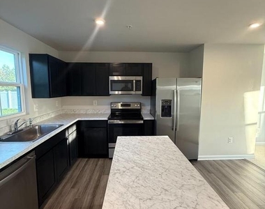 110 Mariners Way - Photo Thumbnail 4