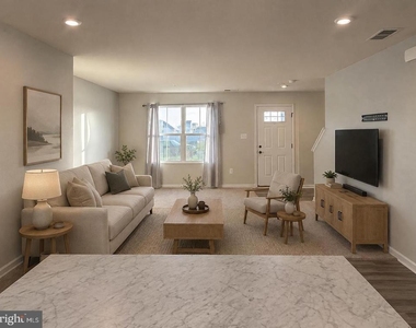 110 Mariners Way - Photo Thumbnail 3