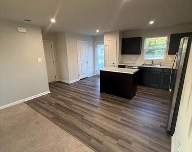 110 Mariners Way - Photo Thumbnail 6