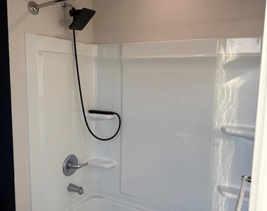 110 Mariners Way - Photo Thumbnail 12