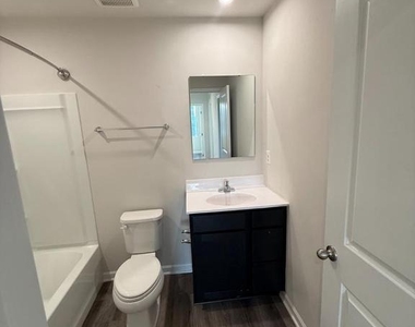 110 Mariners Way - Photo Thumbnail 18