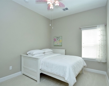 104 Azimuth Dr - Photo Thumbnail 18