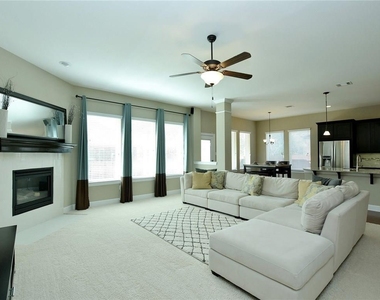 104 Azimuth Dr - Photo Thumbnail 7