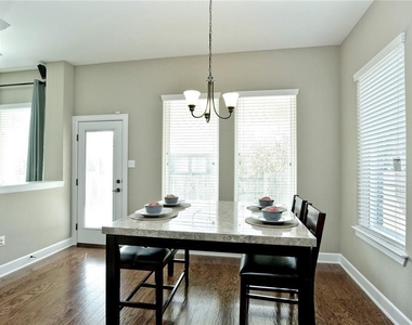 104 Azimuth Dr - Photo Thumbnail 9